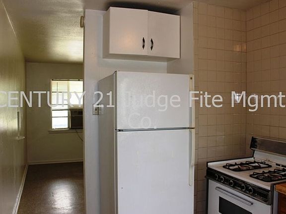 5th image of 1929 Melrose St