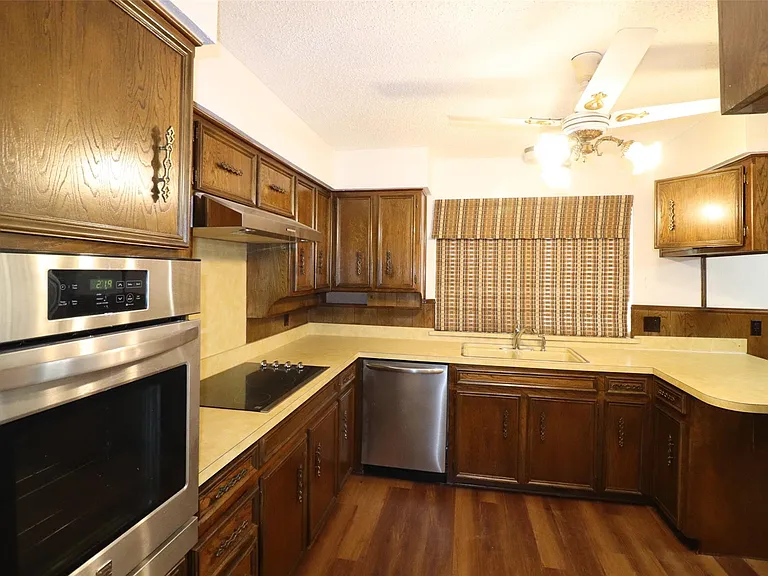 3420 Willowcrest Dr — Photo 6