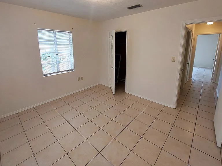 Second bedroom.