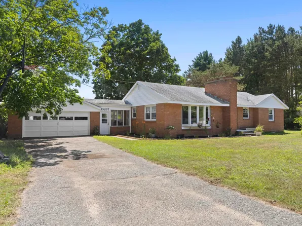 13237 Honor Hwy, Beulah, MI 49617