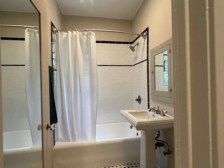 Discover Vintage Charm at Villa Marquise — Photo 29