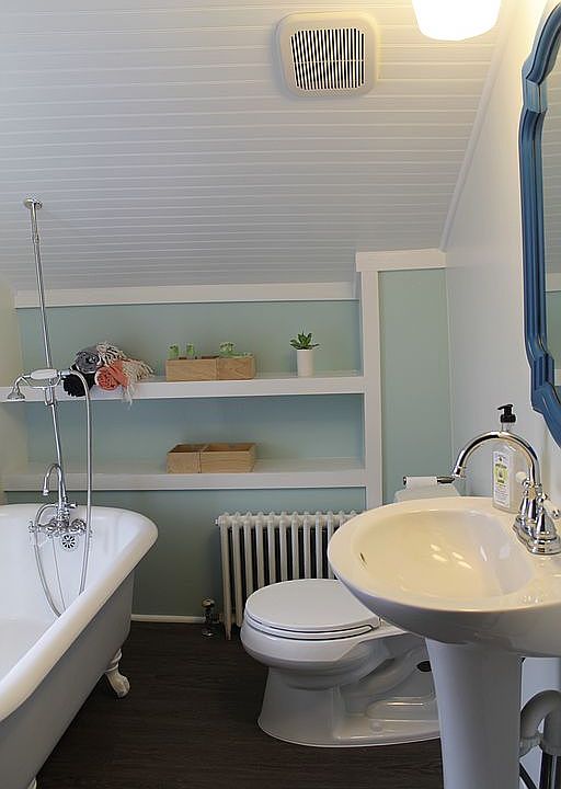 Upstairs Bathroom