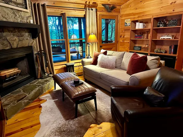 9 Joanna Ct, Blue Ridge, GA 30513