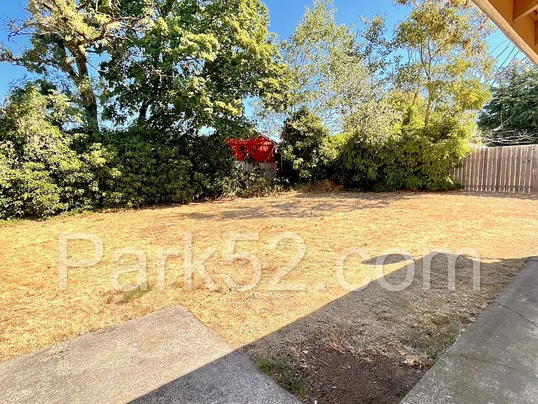 1707-1709 Garfield St S — Photo 11