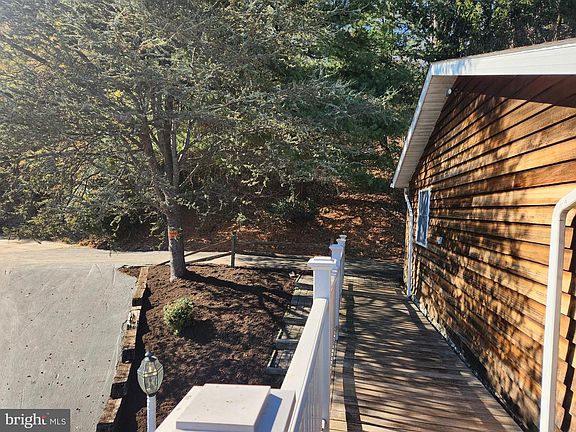 3rd image of 186 Shenks Ferry Rd