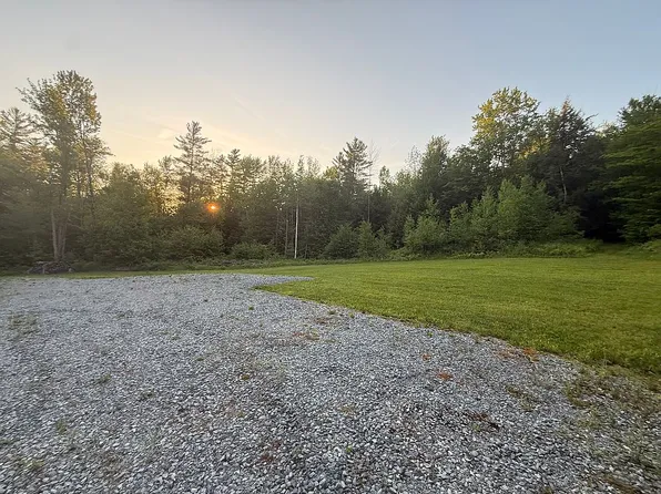 651 Hennessey Rd, Bakersfield, VT 05441