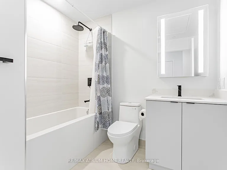 285 Dufferin St #827 — Photo 14