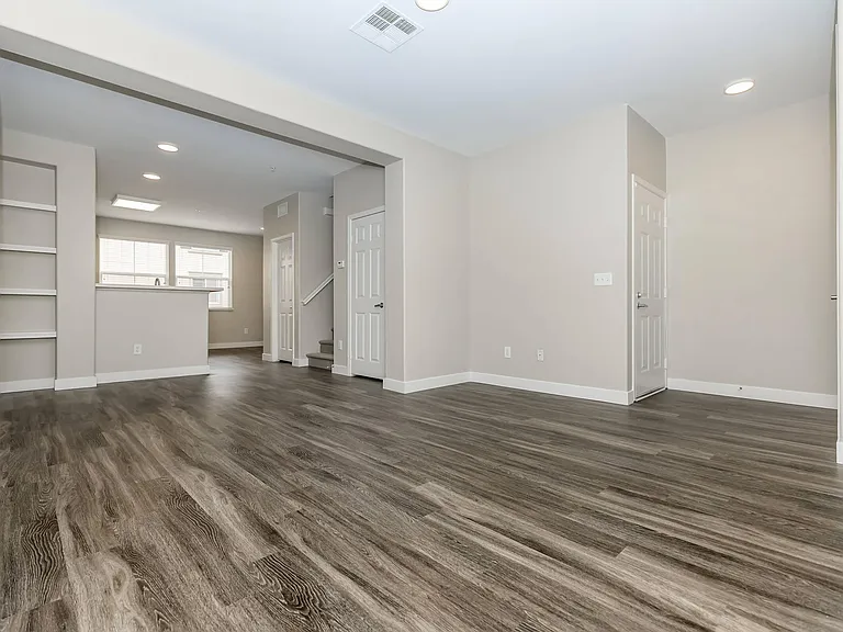 Bellecour Way Apartment Homes — Photo 43