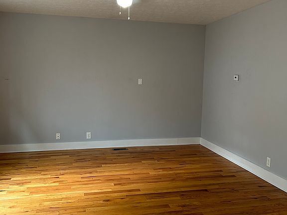 5th image of 622 Lexington Ave APT 3