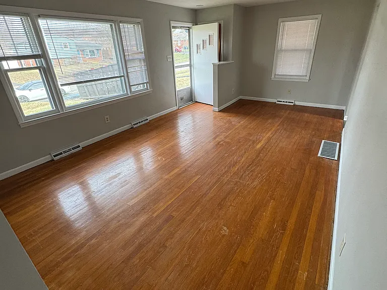 1724 Silver Ln — Photo 26