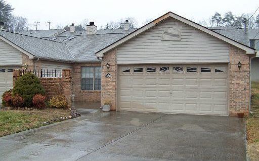 2nd image of 811 Villaview Way