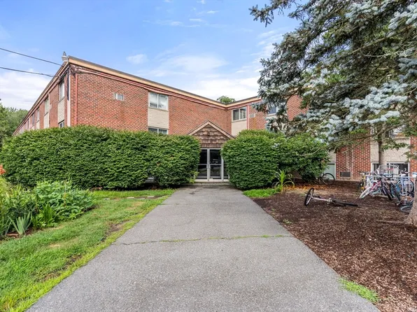 17 Weld St APT 34, Framingham, MA 01702