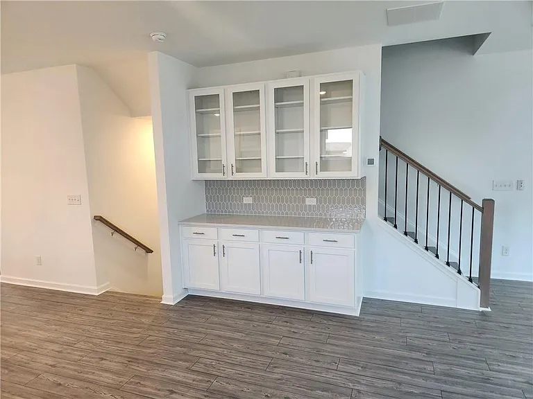 101 Holt Ln — Photo 9