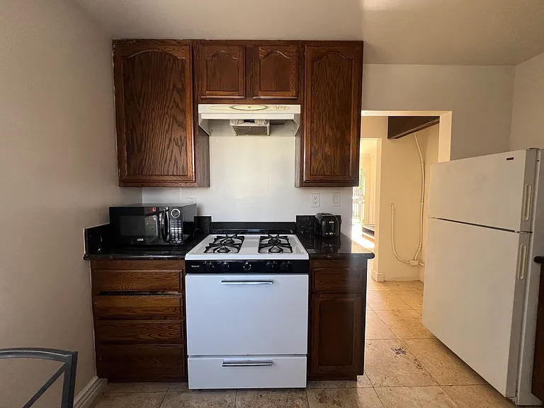 5255 Denny Ave — Photo 3