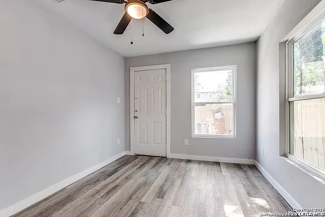 3 bed, 2.0 bath, 700 sqft, $1,350 — Photo 3