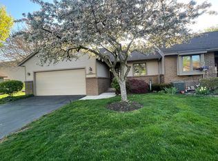 1727 Lakeview Dr, Zeeland, MI 49464