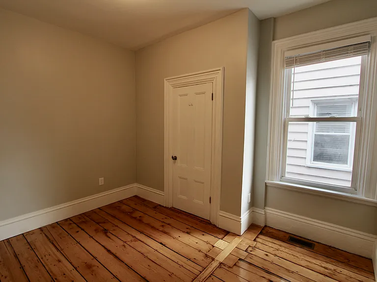 126 Saratoga Street Apartments — Photo 12