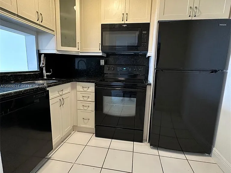 488 NW 165th Street Rd #B614 — Photo 7