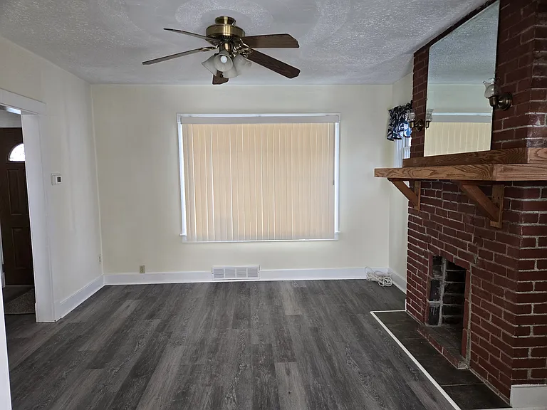 2940 Brevard Ave — Photo 5