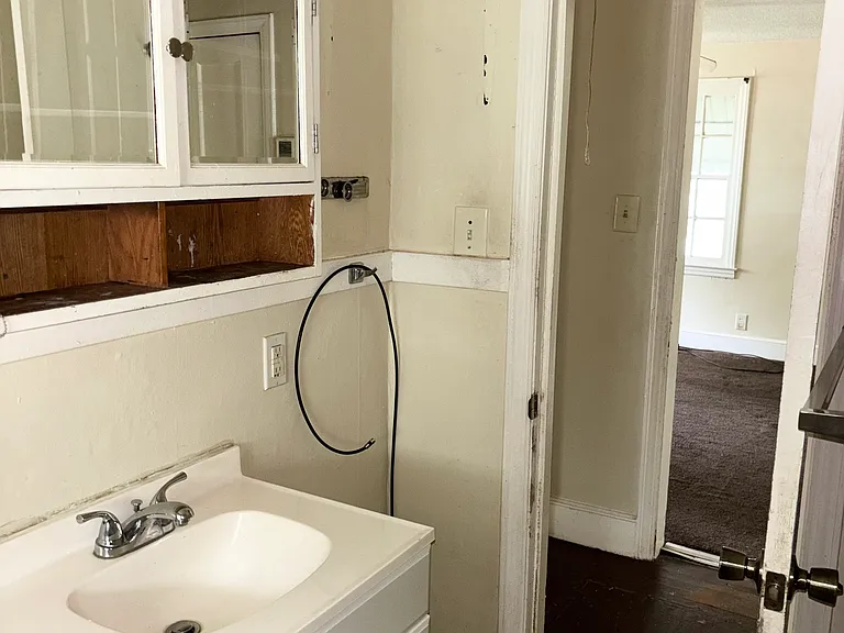 714 W Terrell St — Photo 13