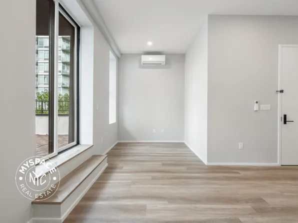 461 Myrtle Avenue image 4 of 13