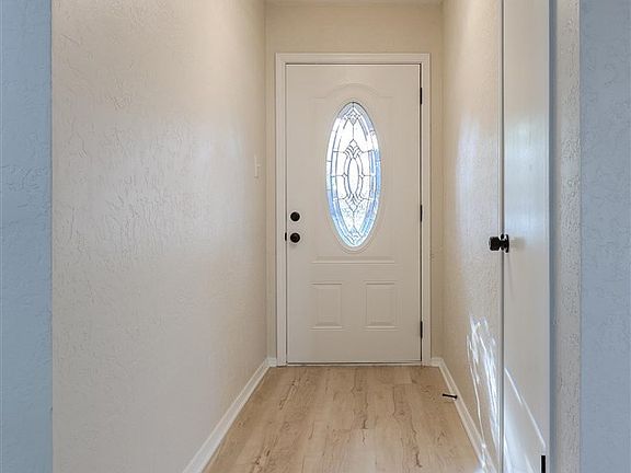 3rd image of 7004 SW Winchester Ave