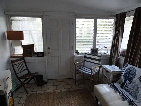 4th image of 1460 Magnolia Ave