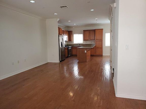 4th image of 9301 Shirley Ave Suite 37
