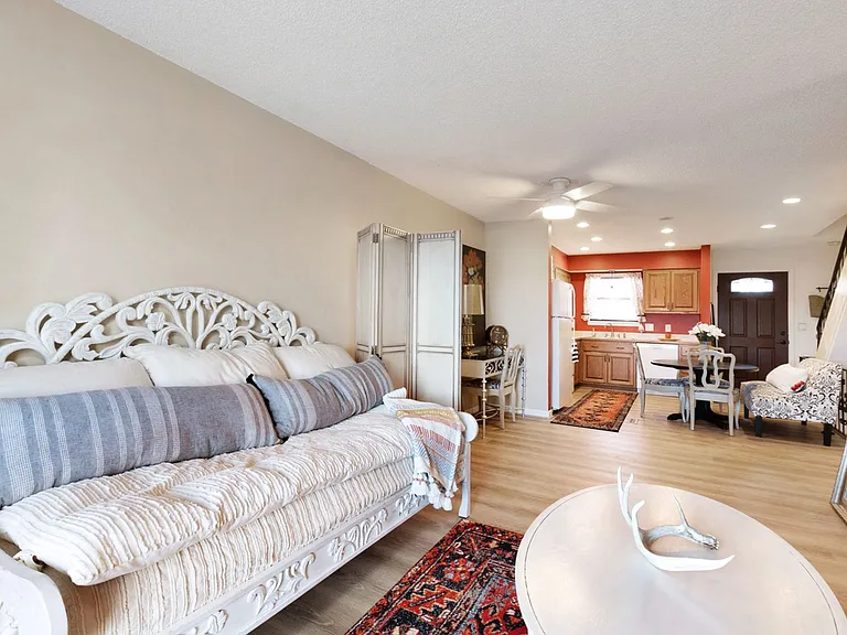 308 Twykingham Pl — Photo 10