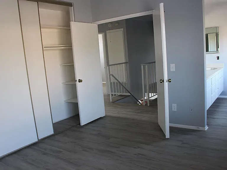 11634 Garrick Ave — Photo 6