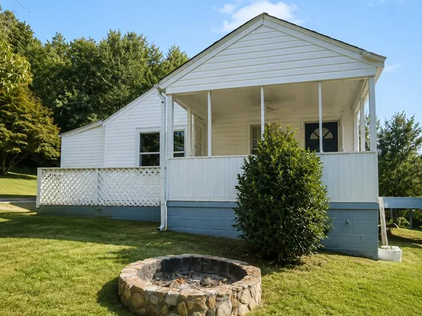 102 Gilbert Dr, Marietta, SC 29661