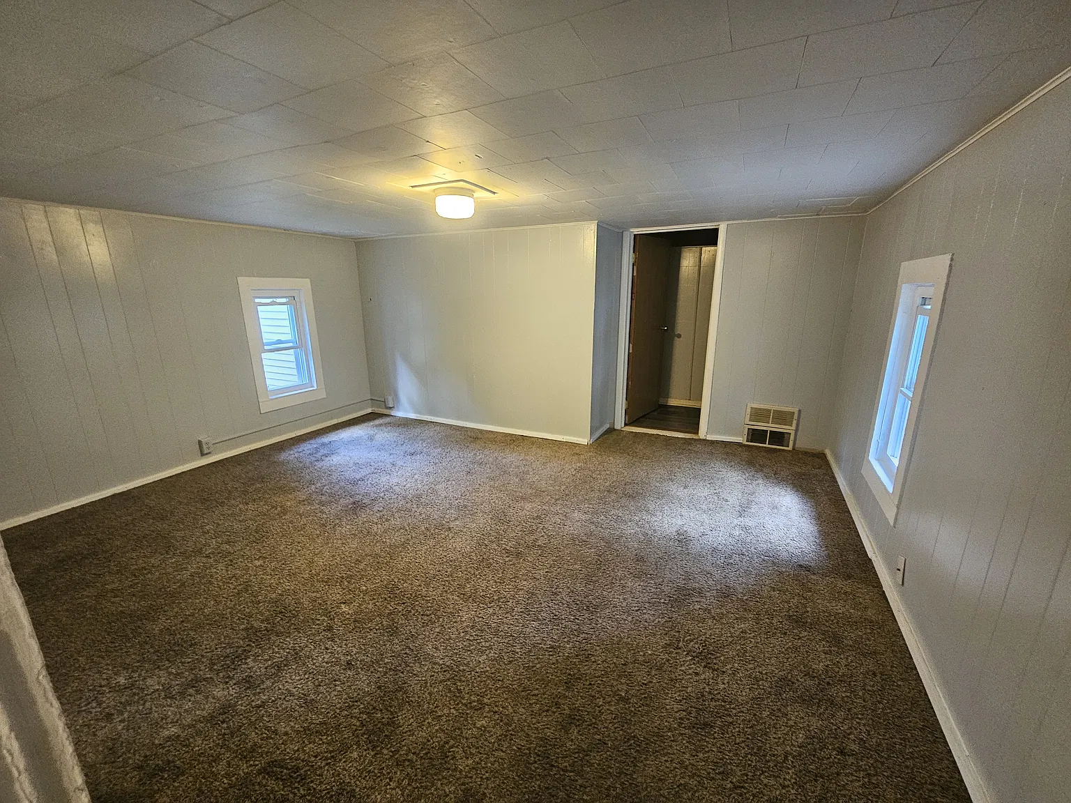 2 bed, 850 sqft, $950 — Photo 1