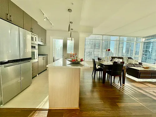 1211 Melville St #1703 Photo 1