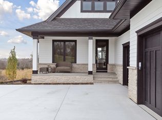 3233 Casco Cir, Wayzata, MN 55391