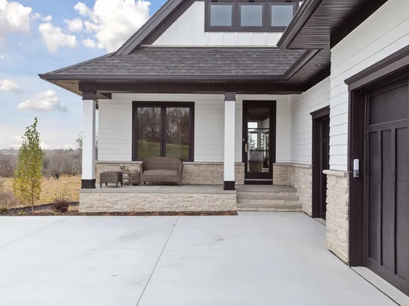 3233 Casco Cir, Wayzata, MN 55391