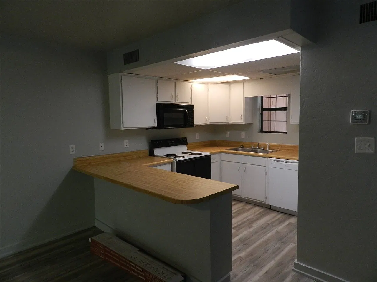 1 bed, 720 sqft, $1,000 — Photo 4