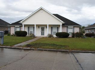 120 Woodburn Dr, Houma, LA 70364