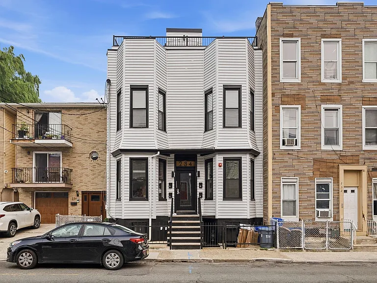 234 Webster Ave #1R — Photo 19