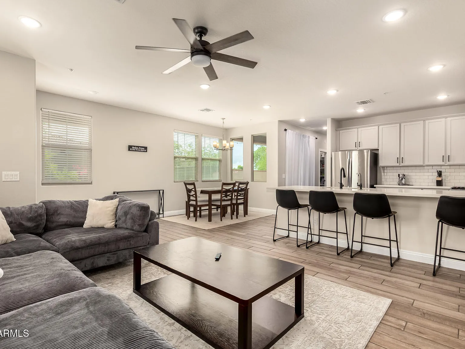 4 bed, 2.5 bath, 2029 sqft, $2,600 — Photo 2