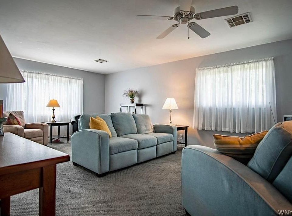 1st image of 73 Steele Cir