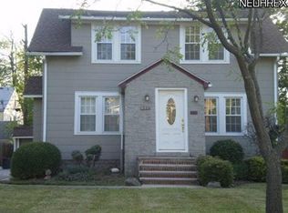 1526 Holmden Rd, South Euclid, OH 44121