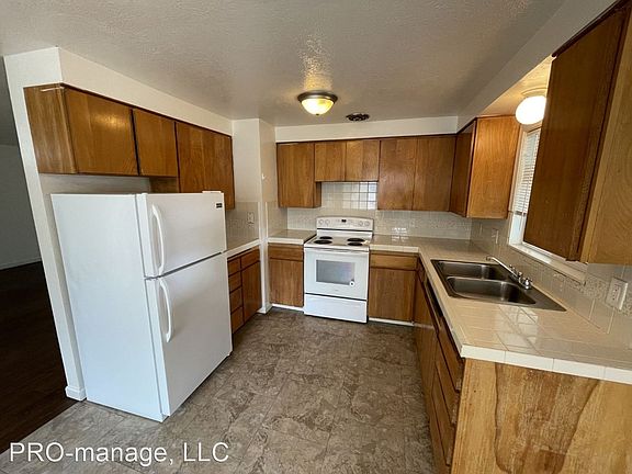 5th image of 795 Garfield St APT 15
