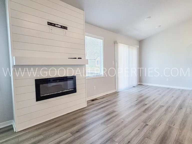 18203 Alpine Dr — Photo 4