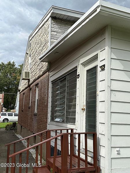 4th image of 7 Swartson Court