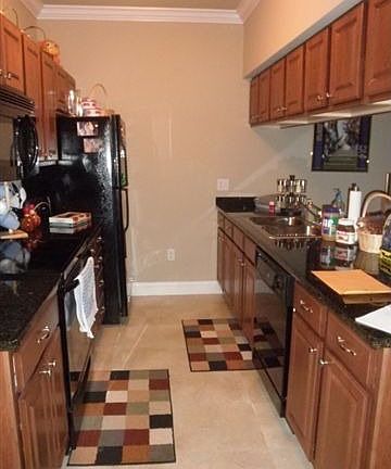 2nd image of 2823 Suncrest Village Cir