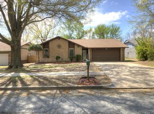 315 E Waco Pl, Broken Arrow, OK 74011