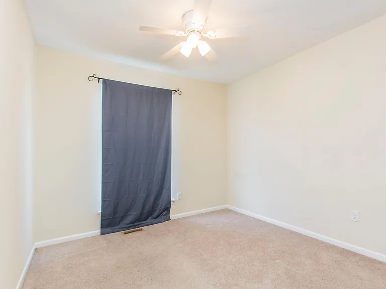 640 Counselor Sq — Photo 35