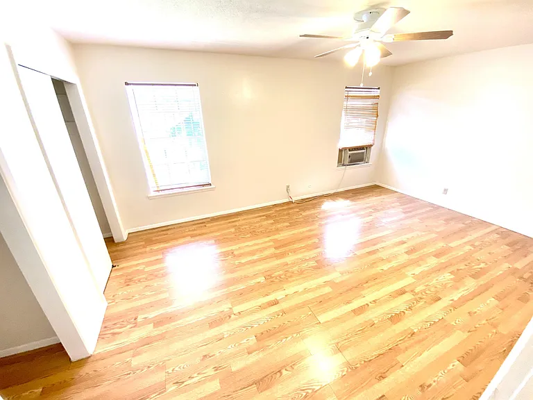 1509 Montana Ave — Photo 22