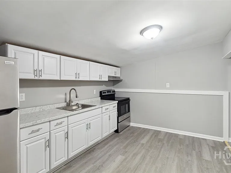1224 E Bolton St — Photo 16