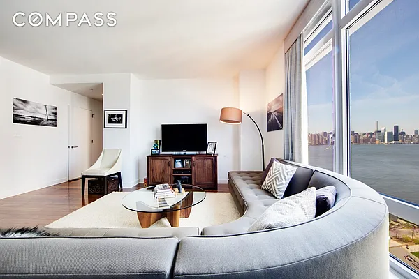 Rented by Compass | media 59